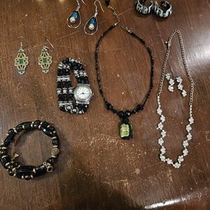 Elegant Black Beaded Necklace and Bracelet Set